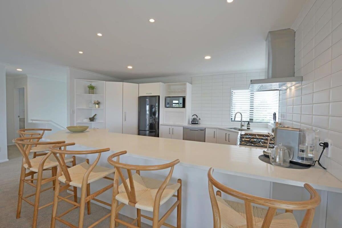 Villa Escape To High End Comforts On Riverton à Mount Maunganui Extérieur photo