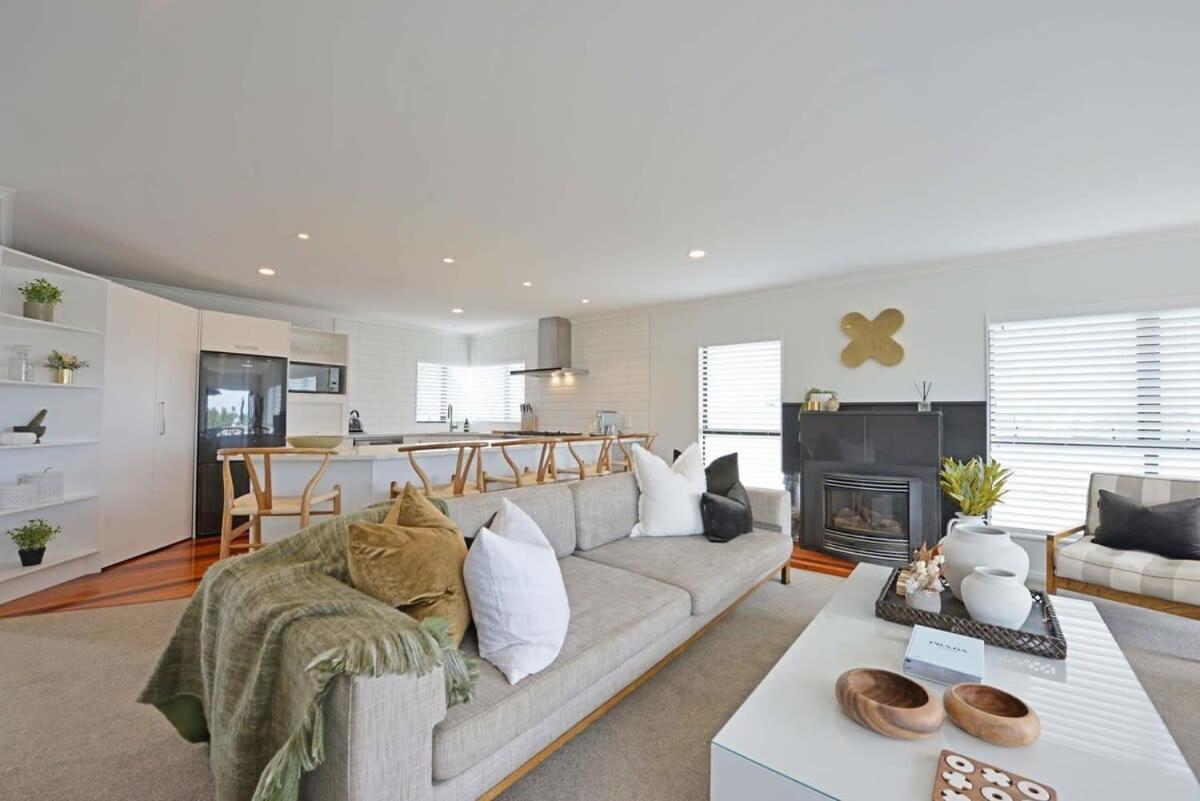 Villa Escape To High End Comforts On Riverton à Mount Maunganui Extérieur photo