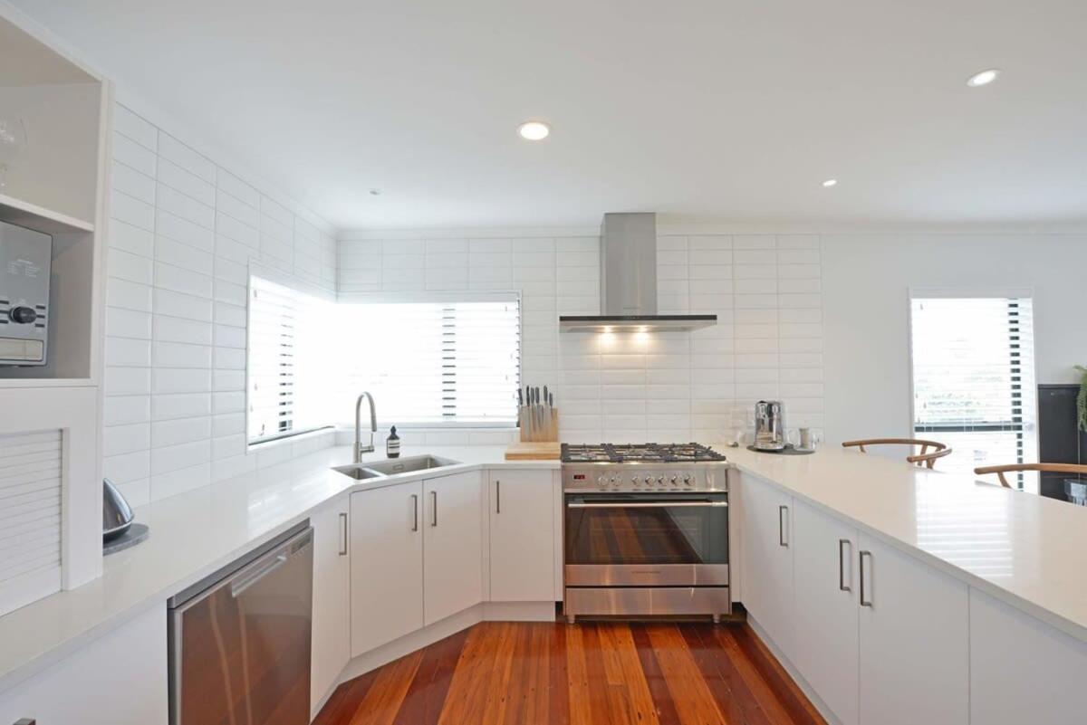 Villa Escape To High End Comforts On Riverton à Mount Maunganui Extérieur photo